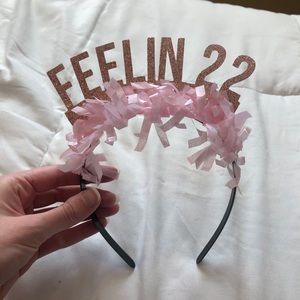 Feeling 22 headband Taylor Swift